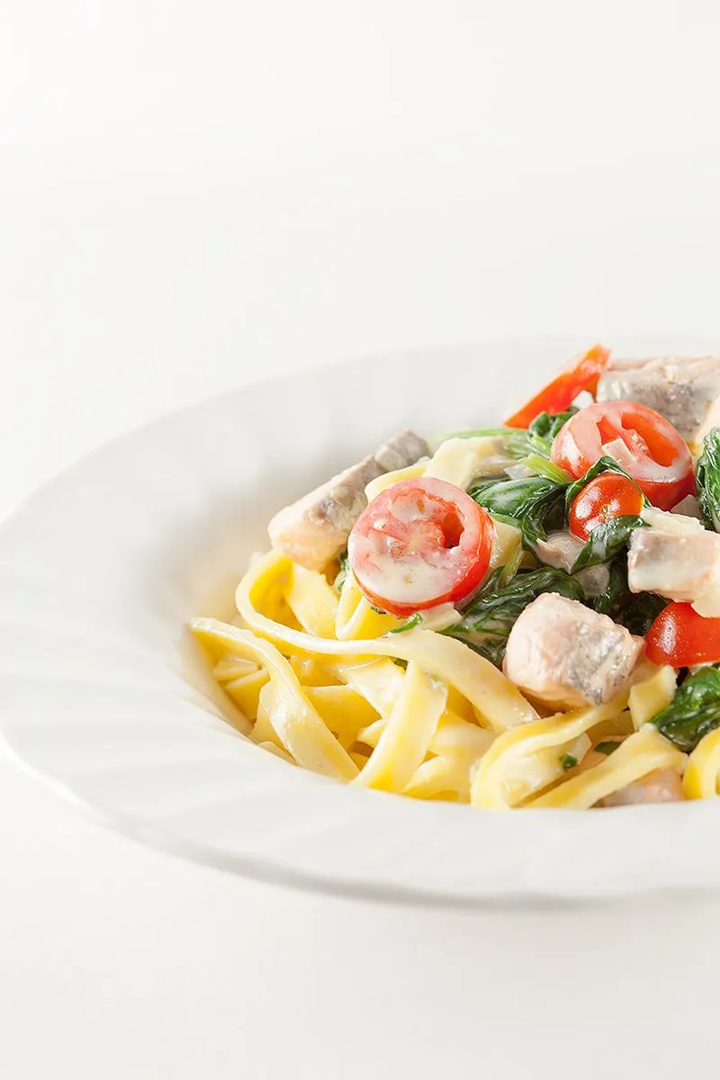 Creamy salmon and spinach tagliatelle