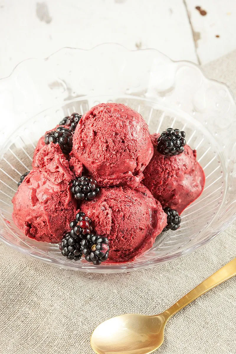 Blackberry ice cream