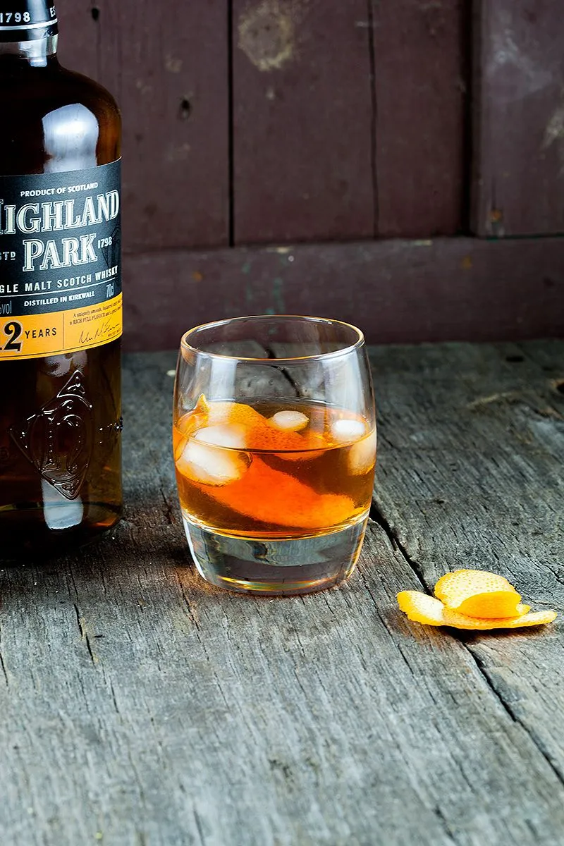 Old-fashioned whiskey drink