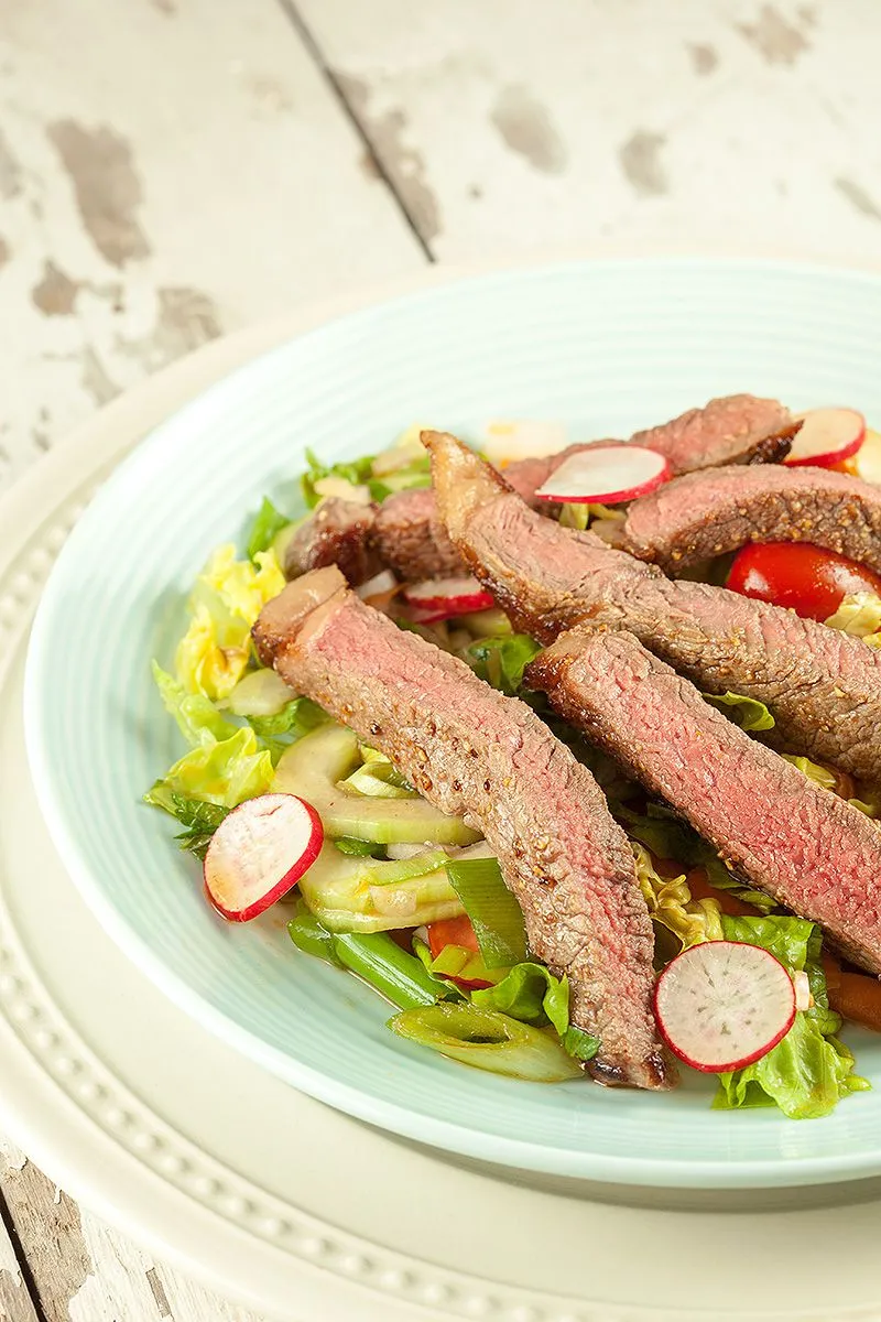 Spicy beef salad