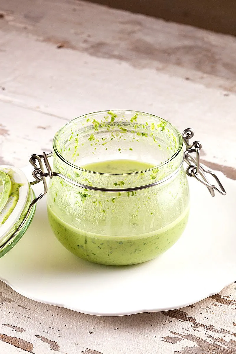 Green tahini salad dressing