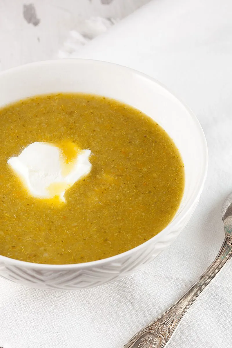 Slow-cooker broccoli soup