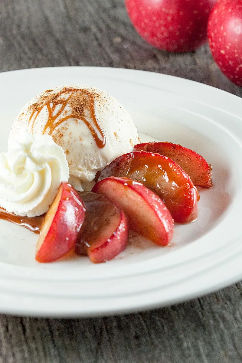 Warm apples and cinnamon ice cream