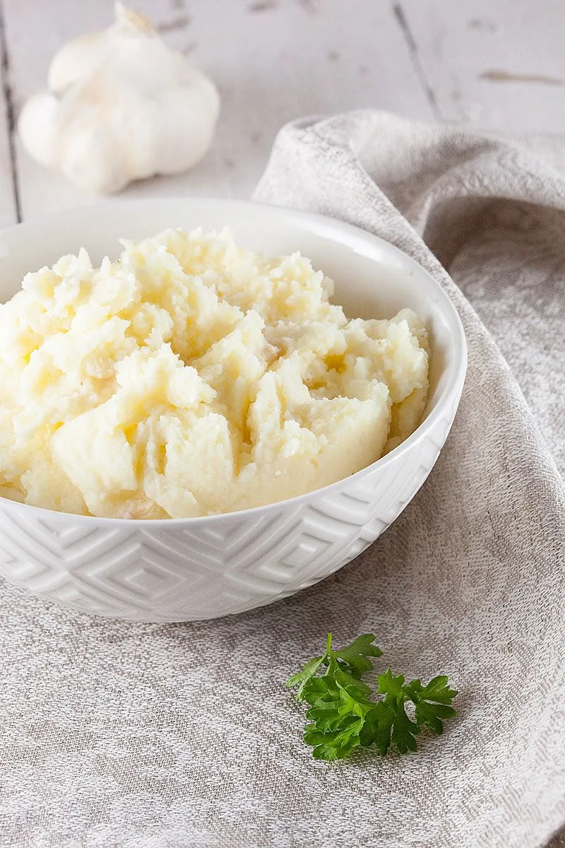 Mashed potatoes with roasted garlic