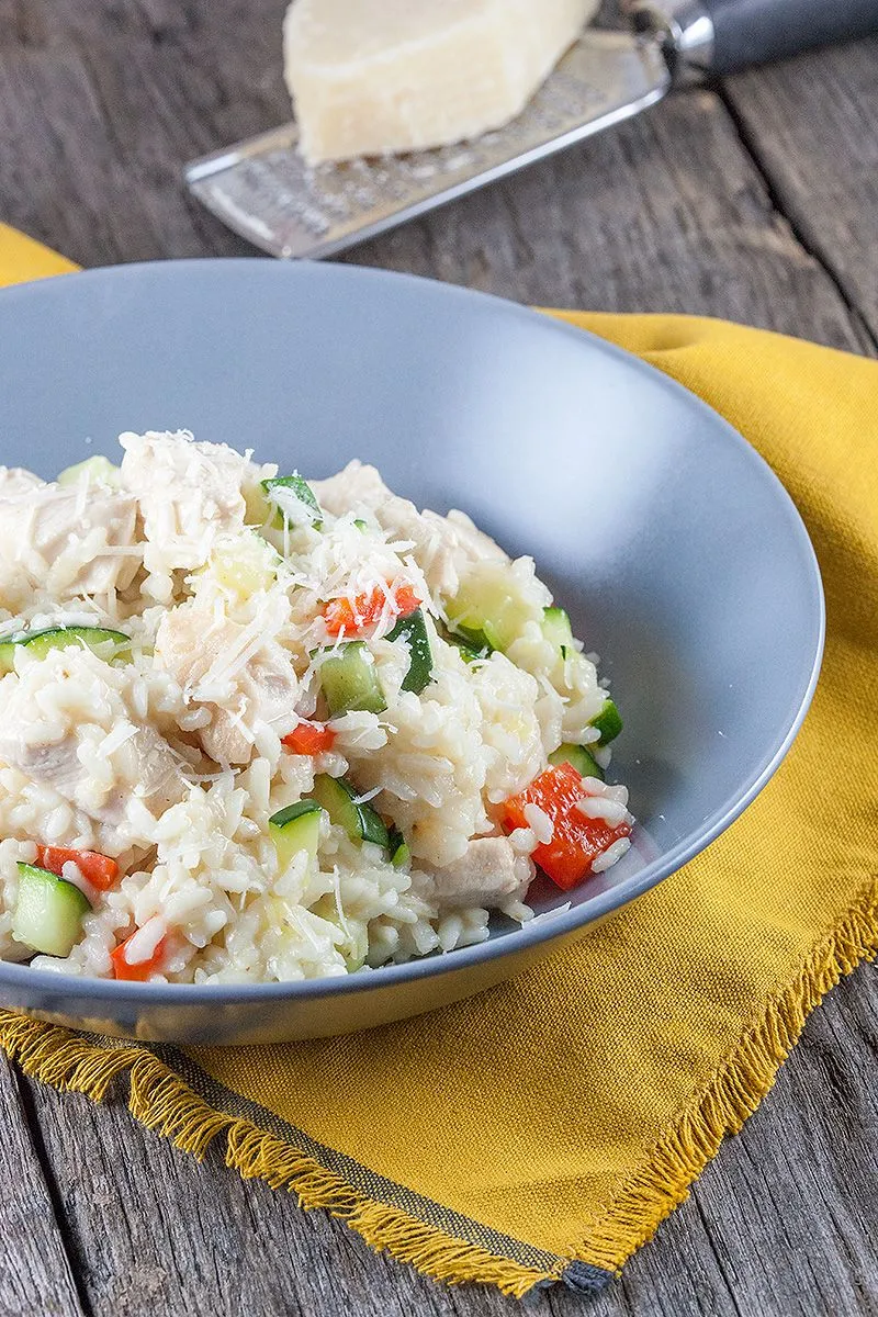 Cheesy risotto with chicken and zucchini