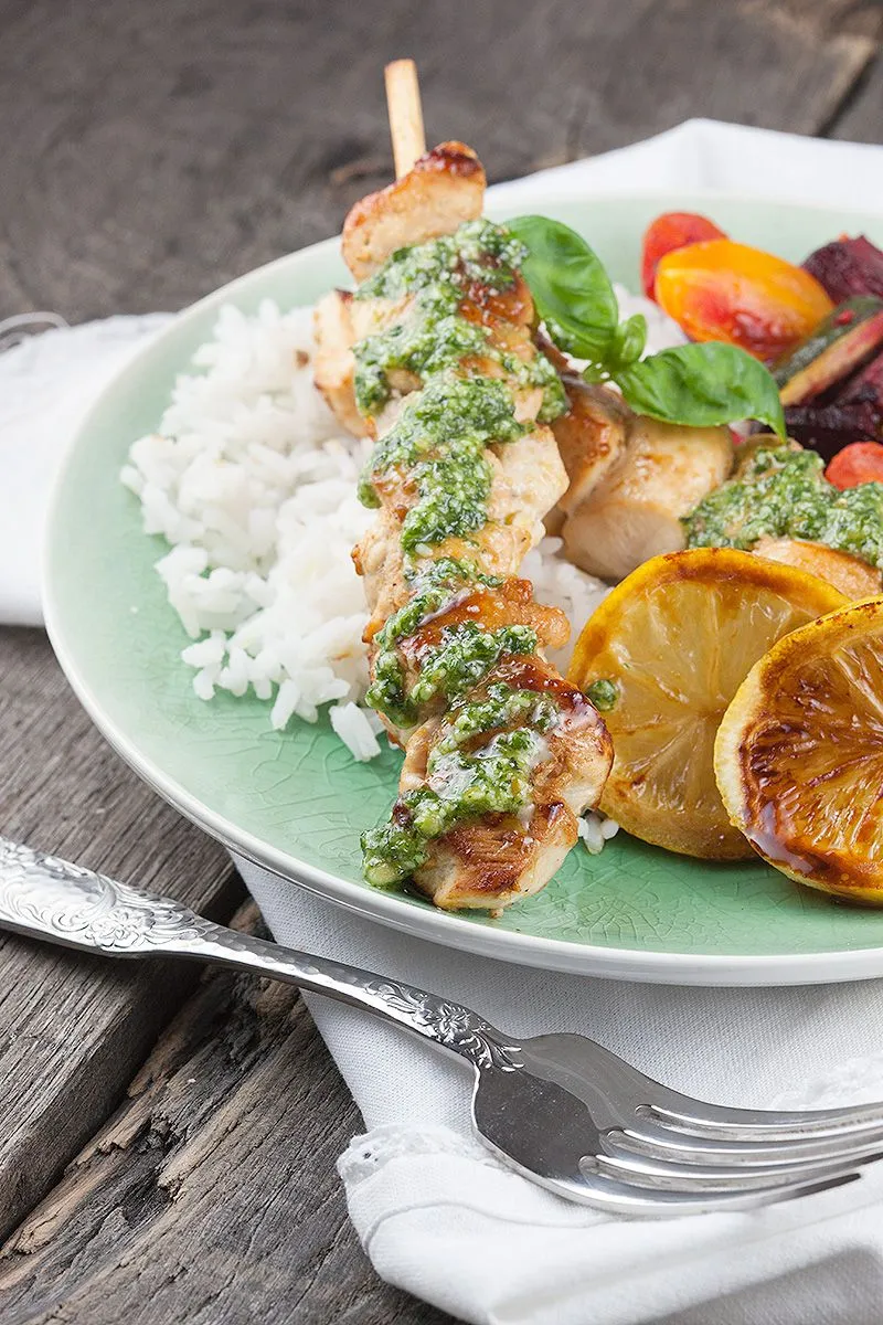 Lemon chicken with rice and pesto