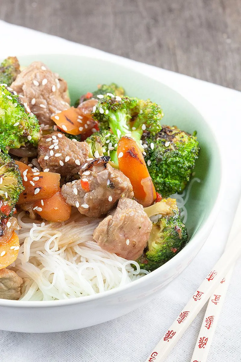 Beef stir fry with broccoli and hoisin sauce