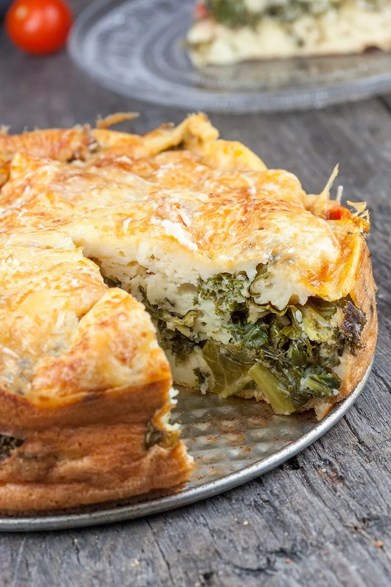 Vegetarian kale and cherry tomato pie