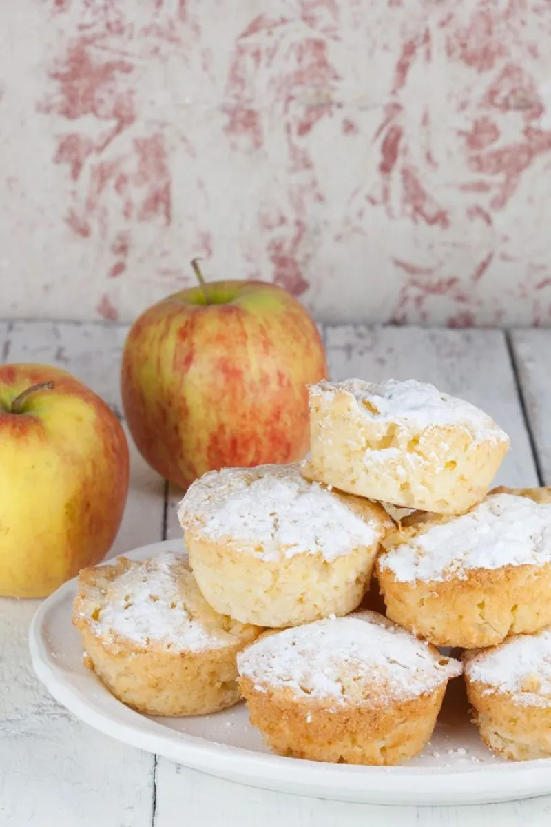 Creamy apple muffins