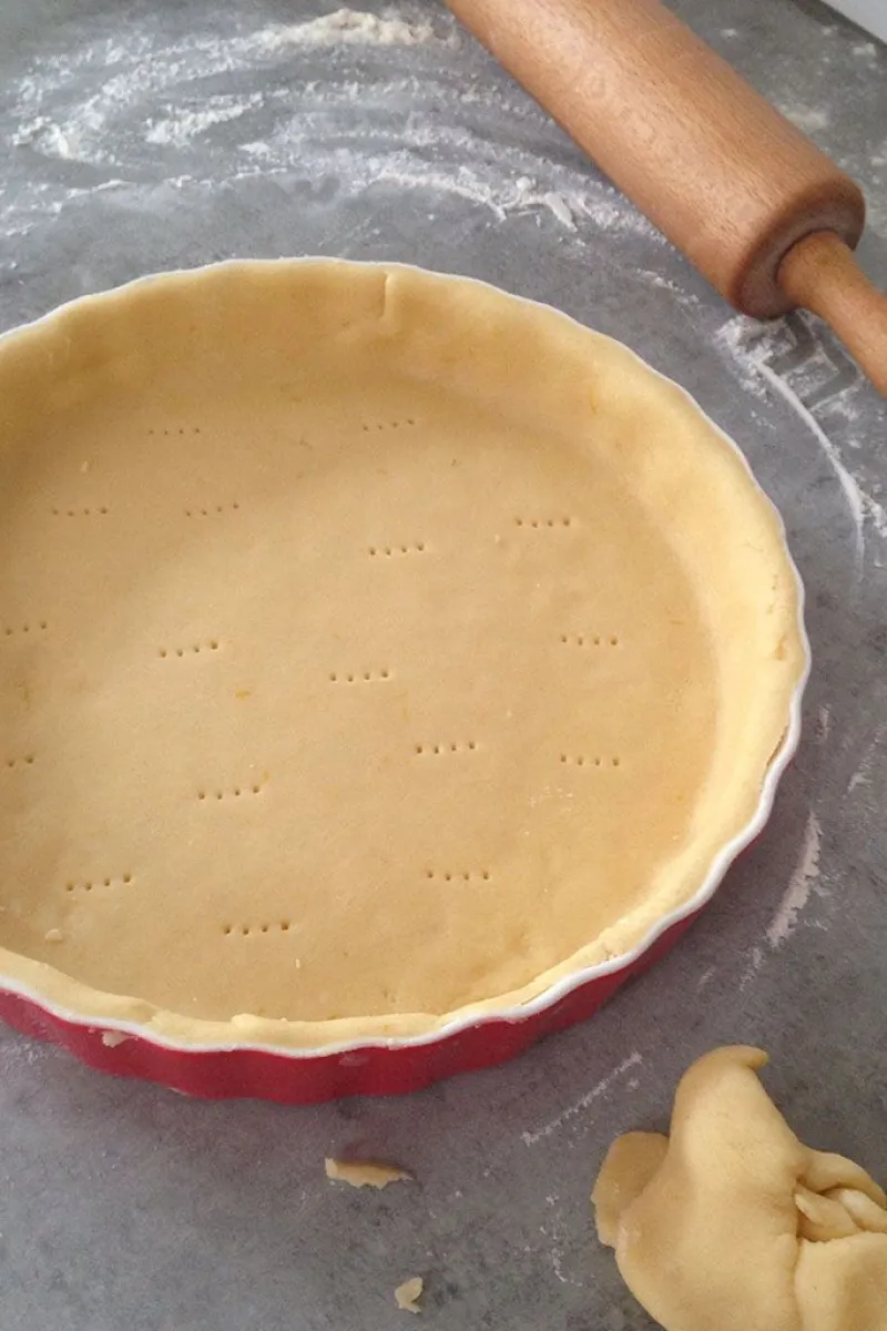 Raspberry mascarpone pie crust