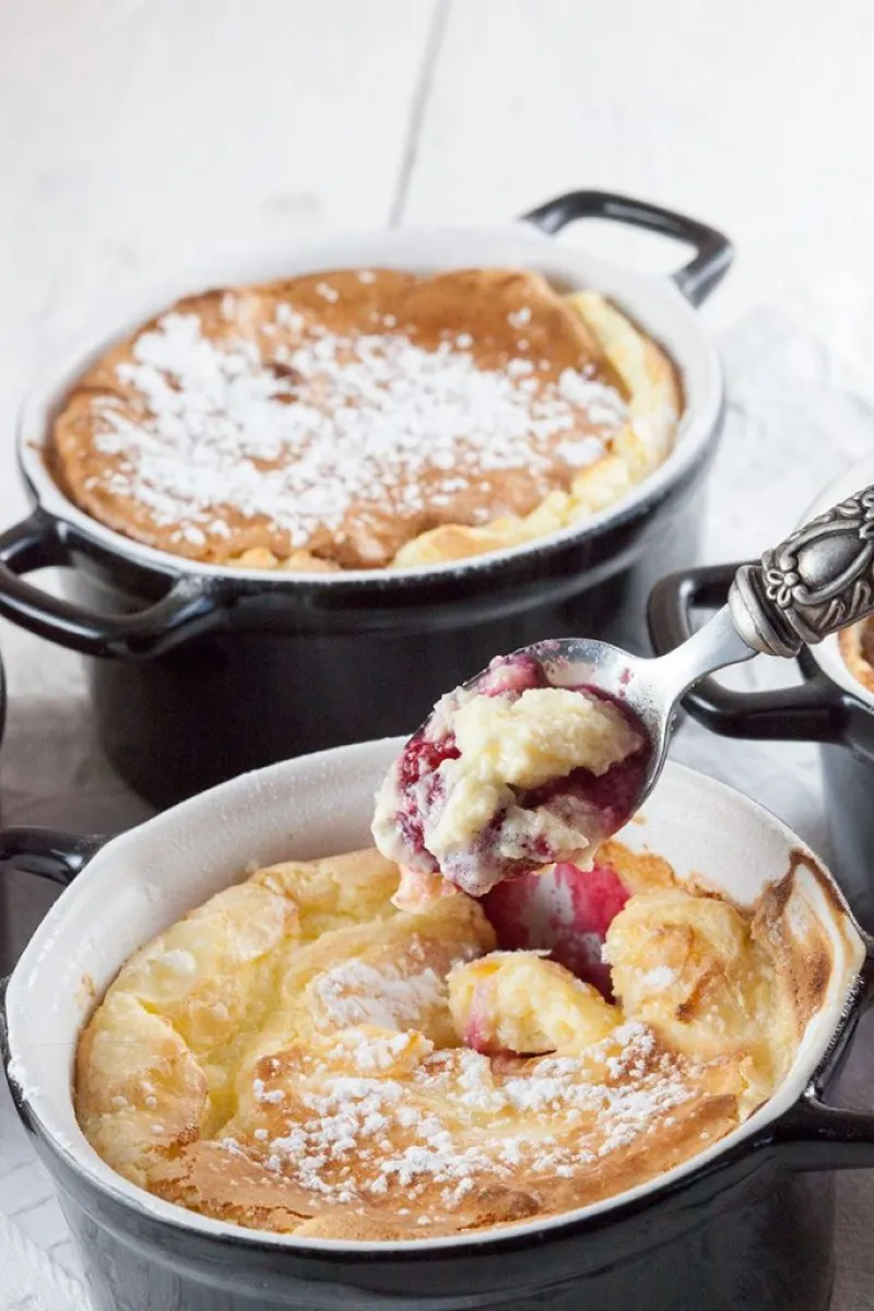 Red fruit and cream cheese souffle
