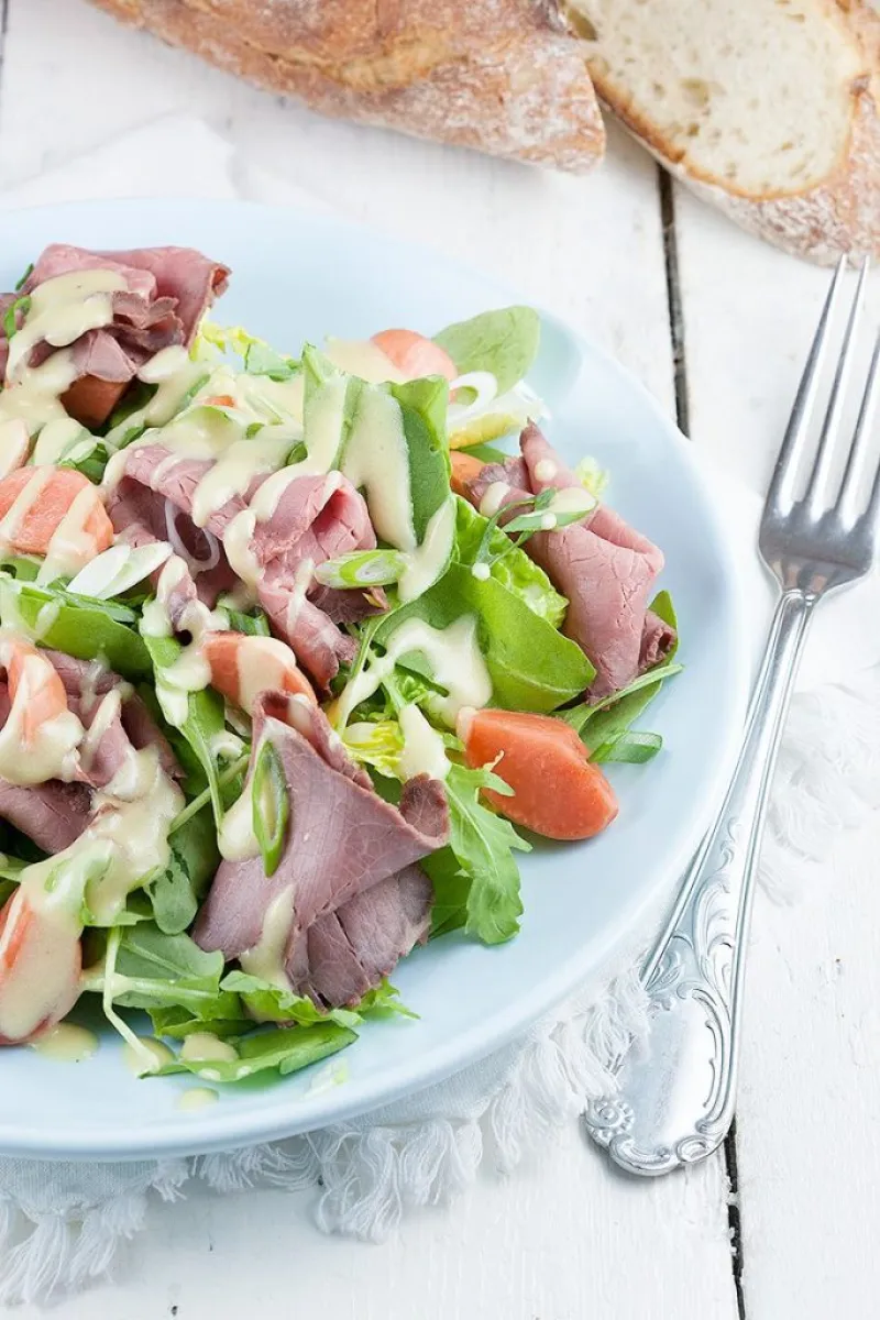Roast beef salad with mustard dressing