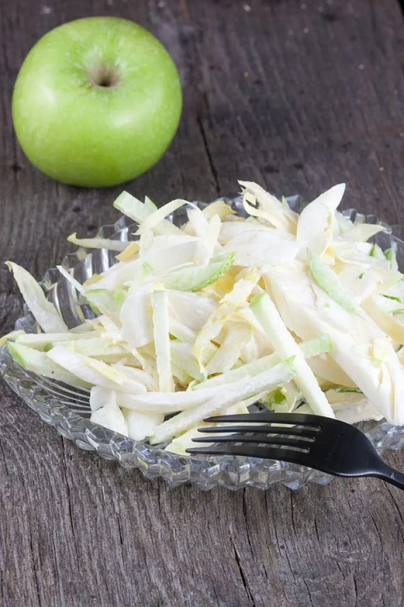 Crunchy chicory salad