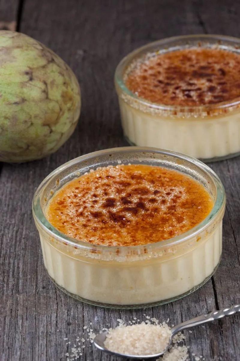 Cherimoya crème brûlée