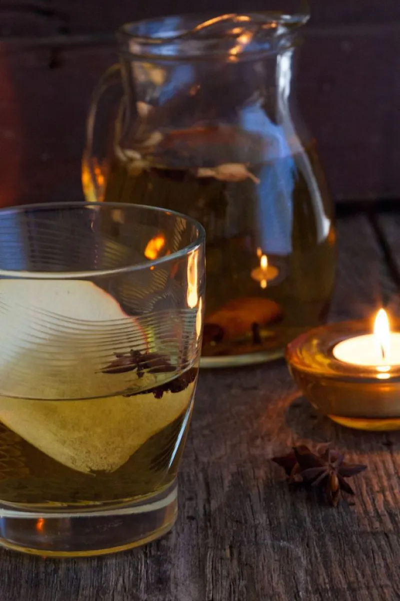 Warming winter apple aperitif