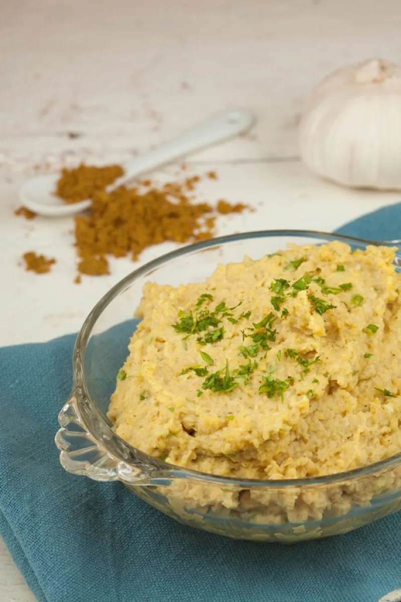 Ras el hanout hummus