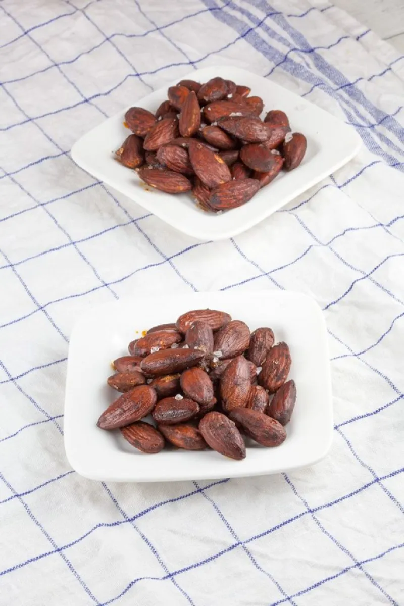Roasted almonds with smoked paprika