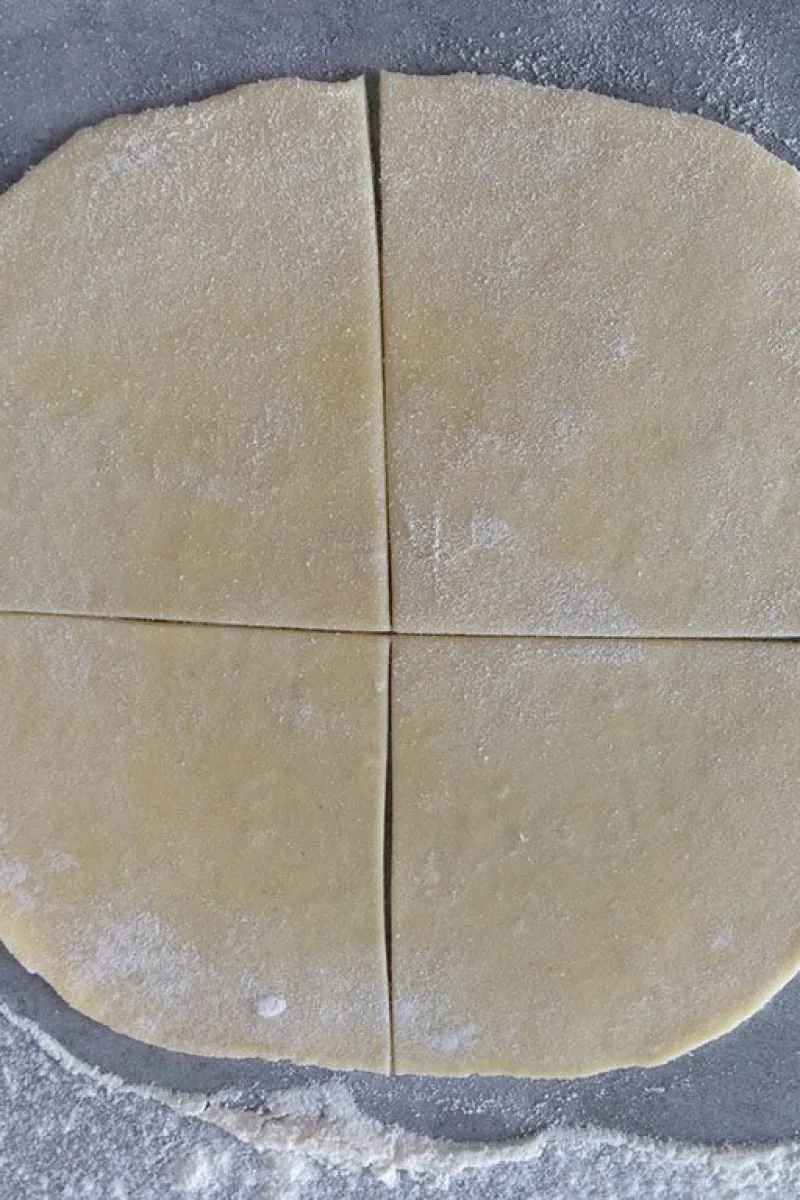 Cutting the kurabiye elmali 1