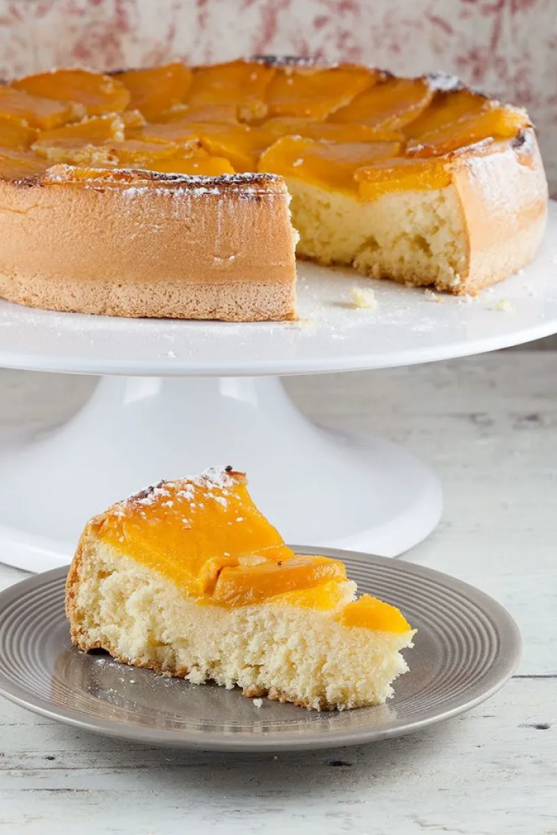 Mango sponge cake