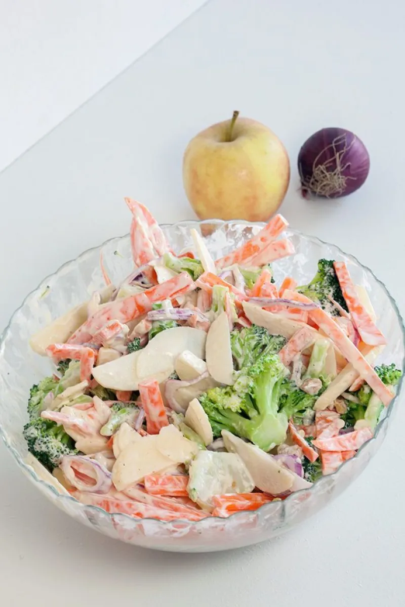 Broccoli apple salad