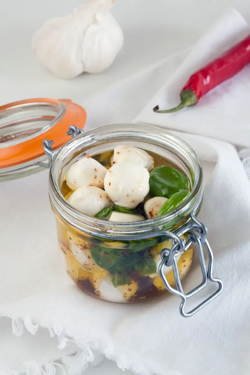 Marinated mini mozzarella