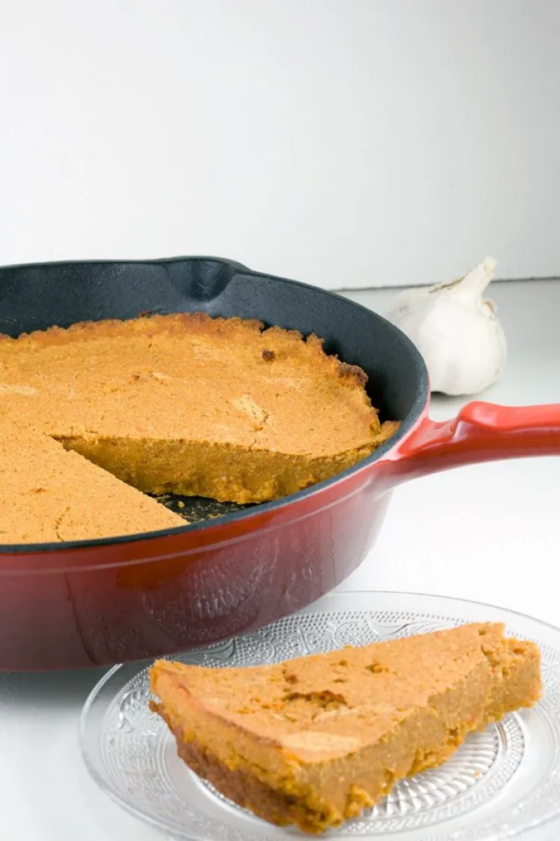Red lentils and roasted pepper bread