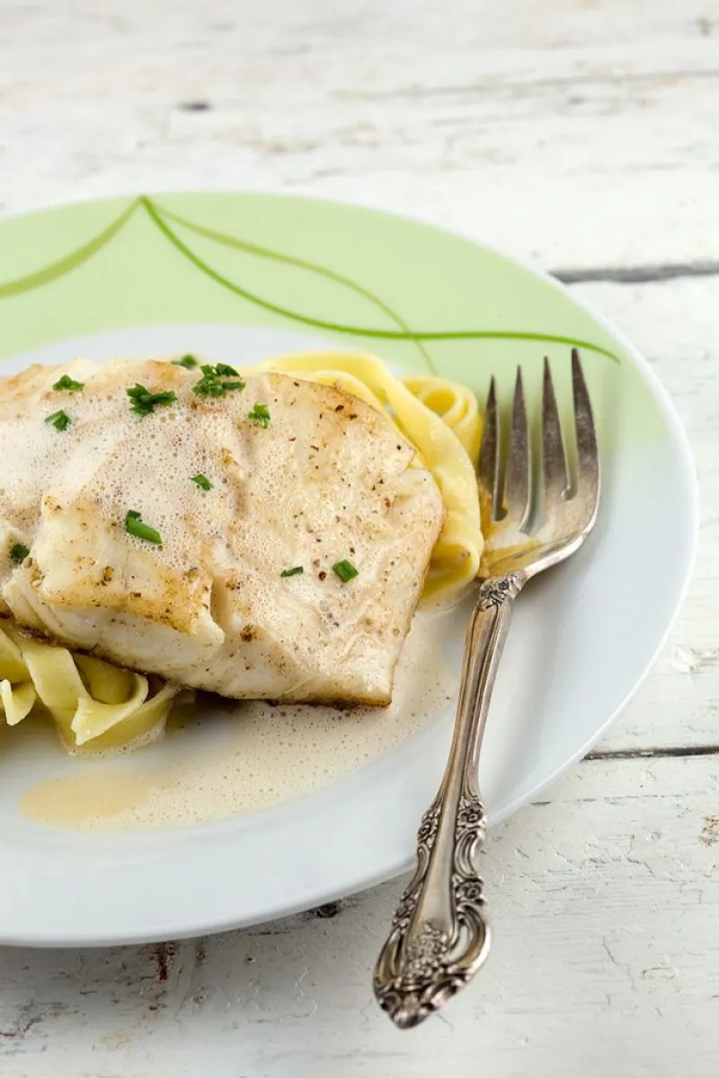 Cod with saffron sauce