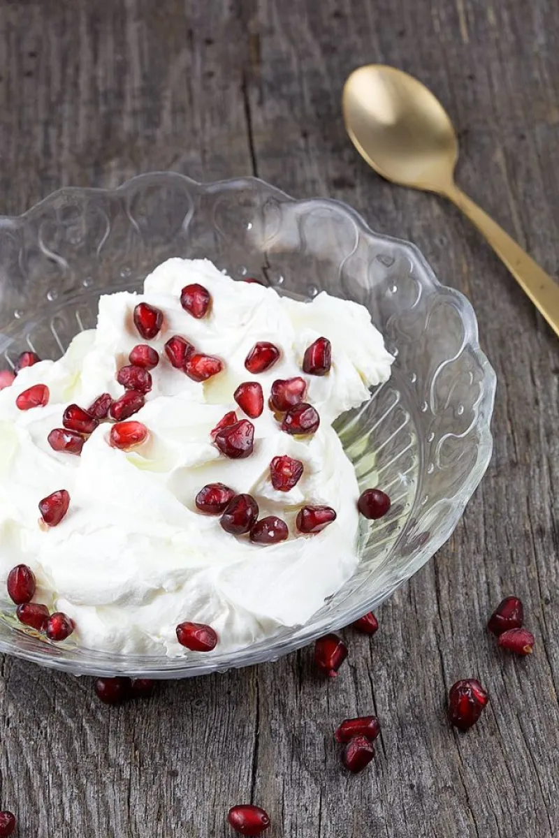 Garlic and pomegranate labneh