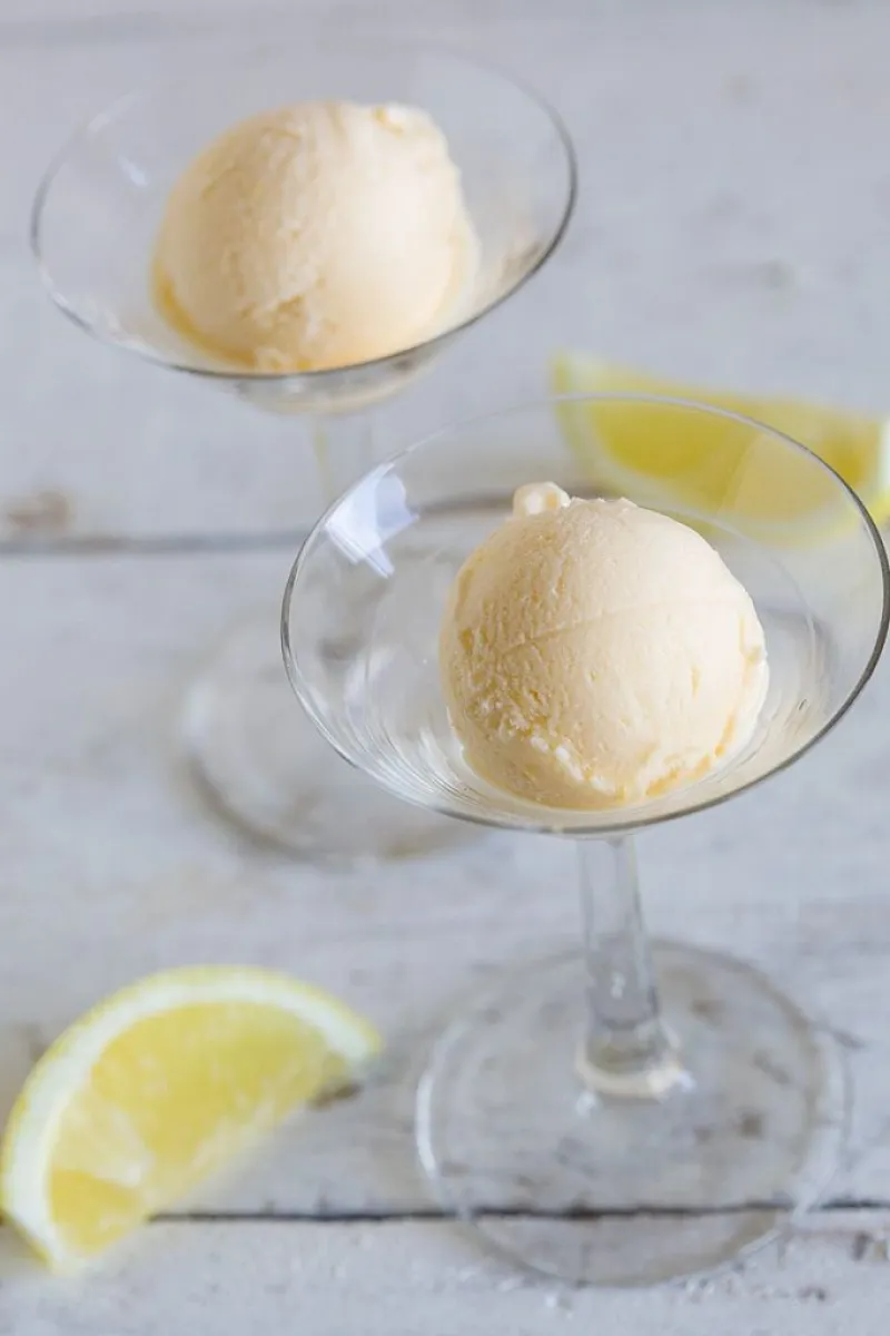 Lemon ice cream
