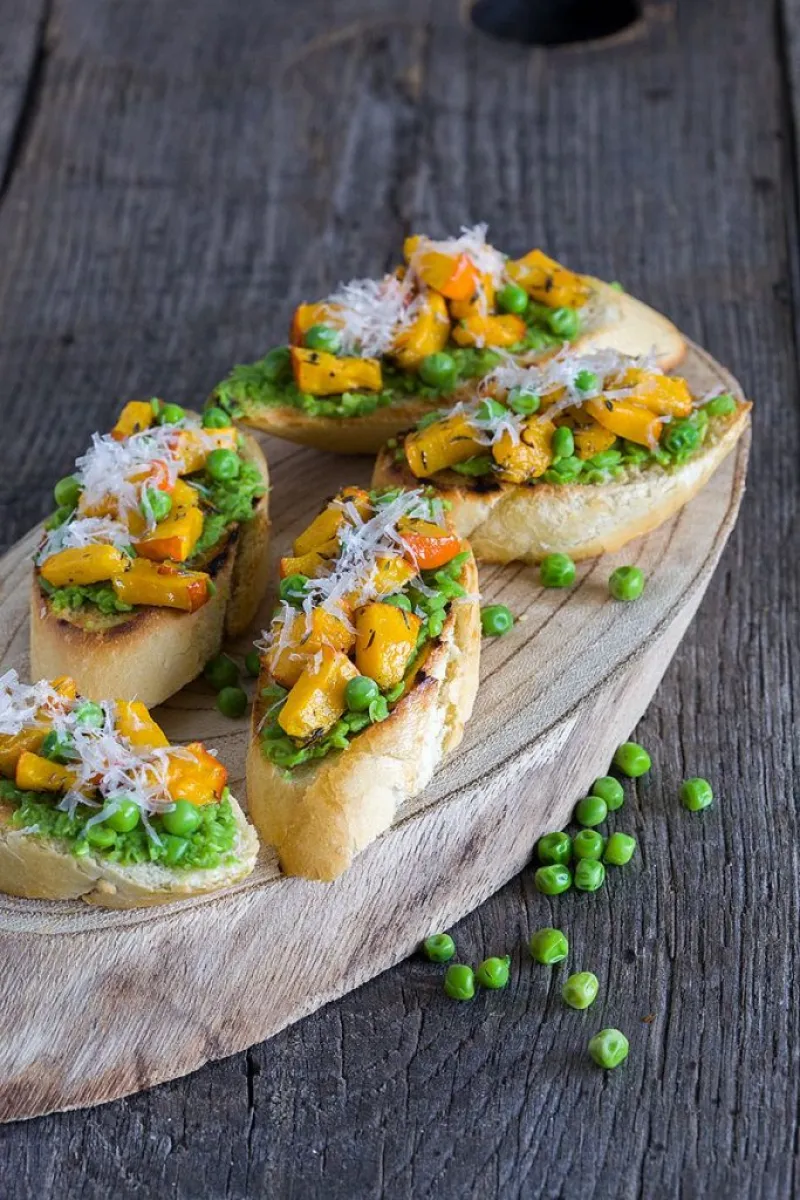 Pumpkin and peas bruschetta