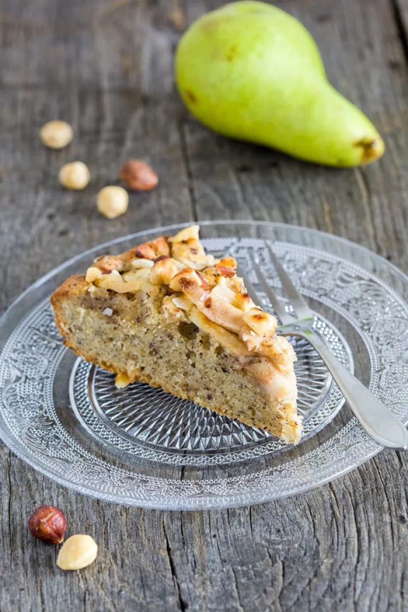 Hazelnut pear cake