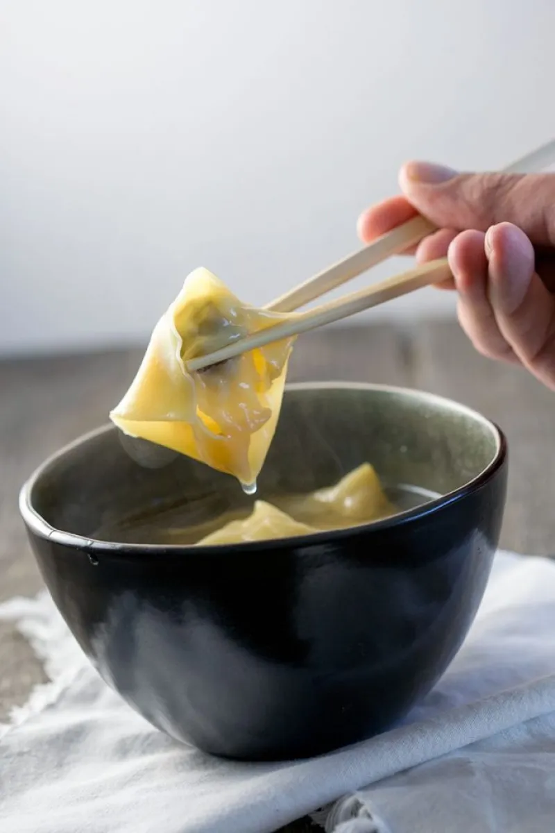 Wonton in spiced chicken broth