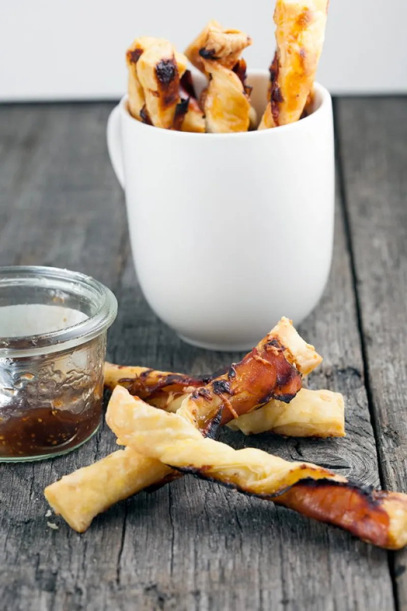 Puff pastry ham and cheese sticks