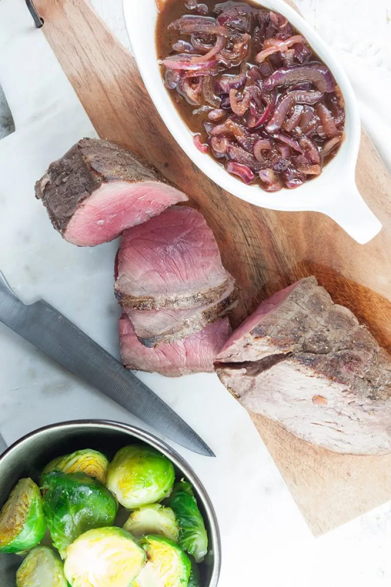 Roast beef with caramelised onions
