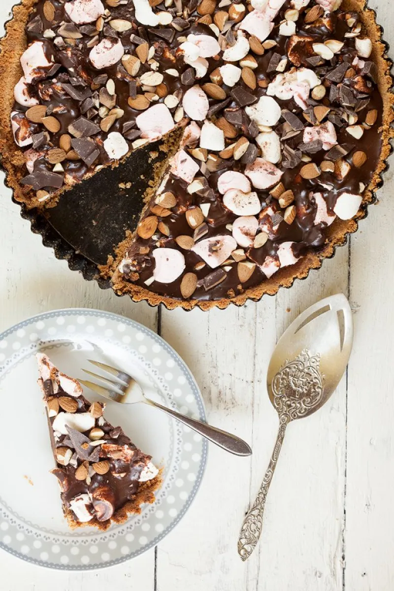 Rocky road pie