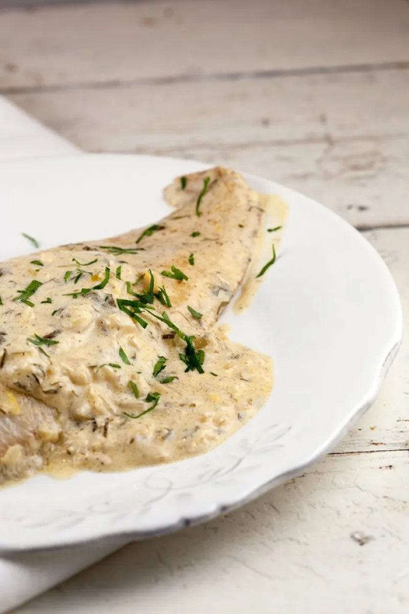 Sole fillet with cider sauce