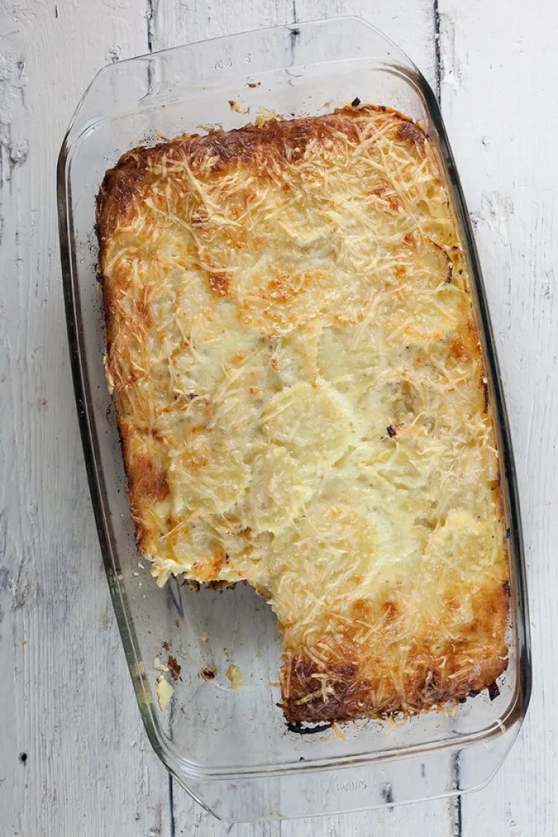 Potato and onion gratin