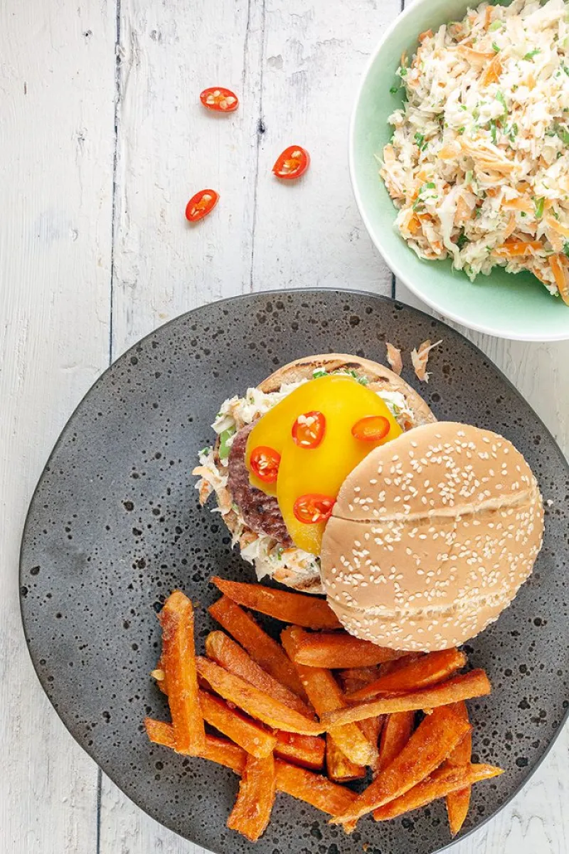 Mango and cabbage beef burgers