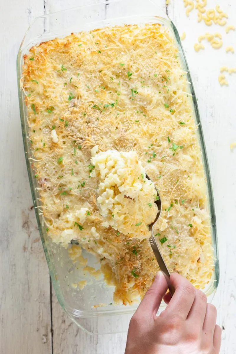 Macaroni and boursin gratin
