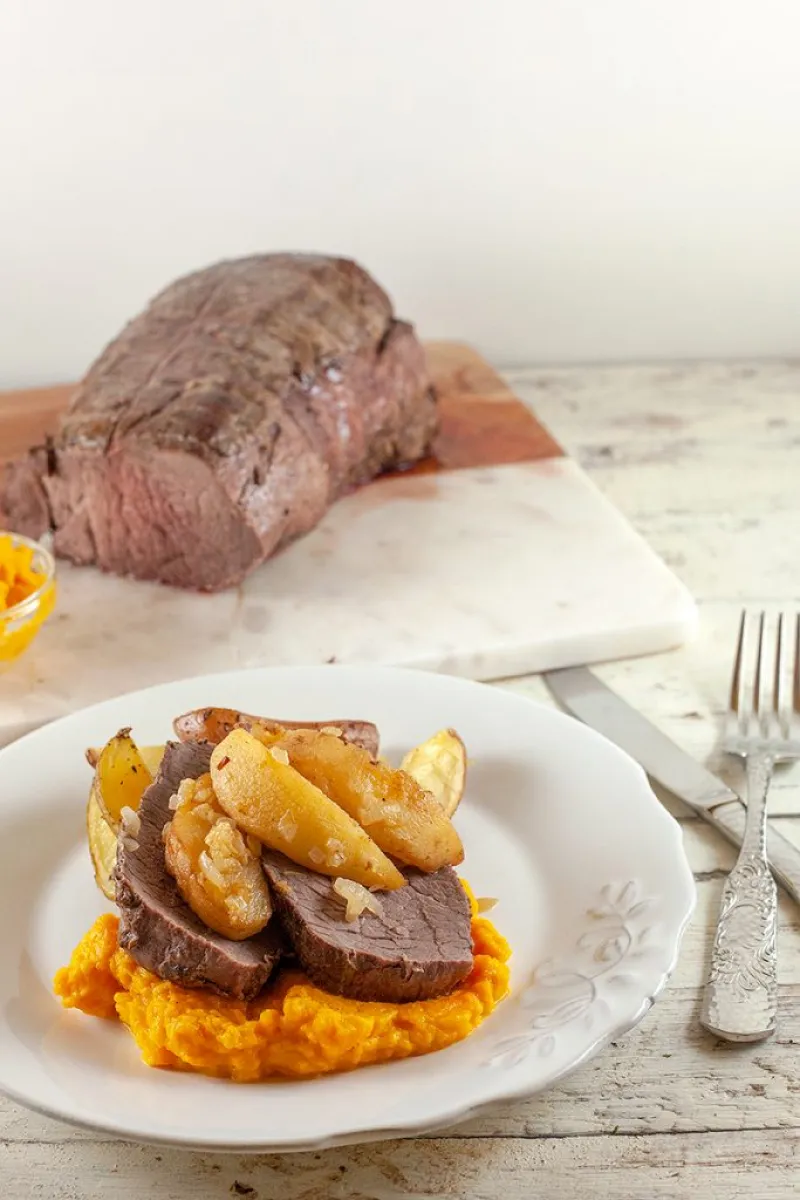 Roast beef with quince and pumpkin