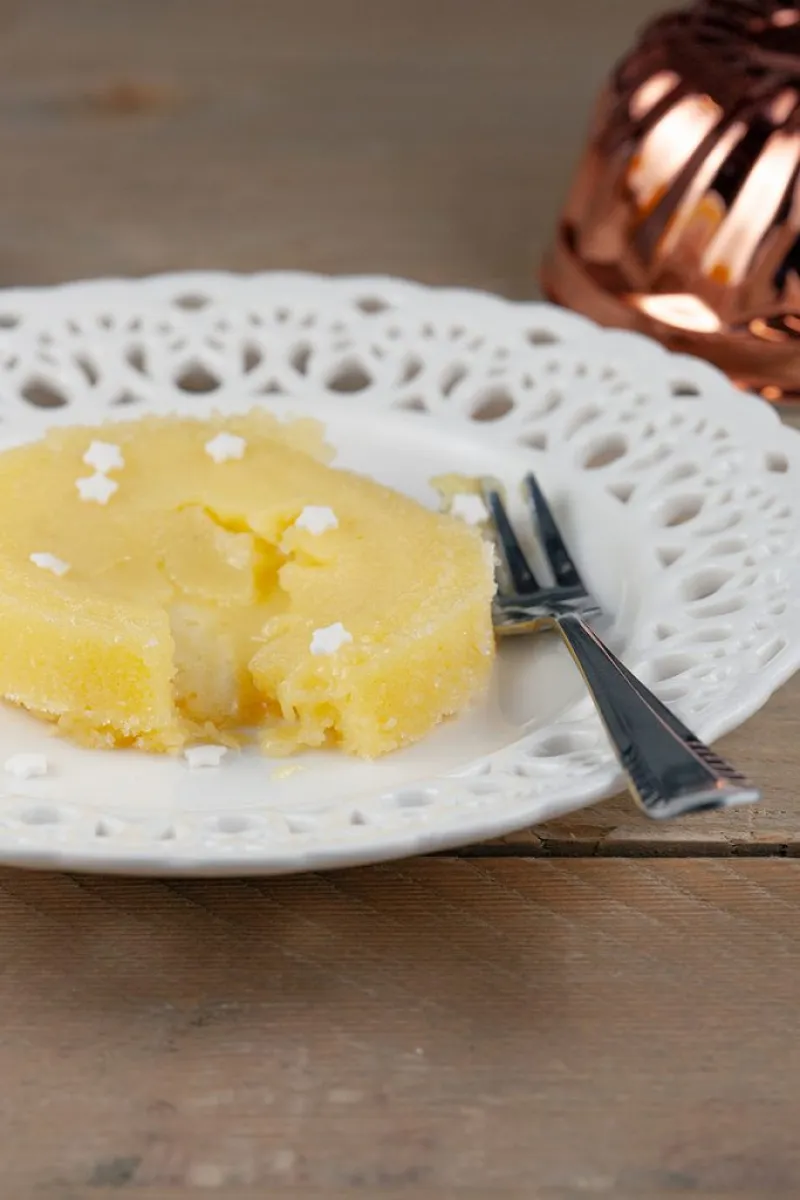 White chocolate and yuzu lava cake