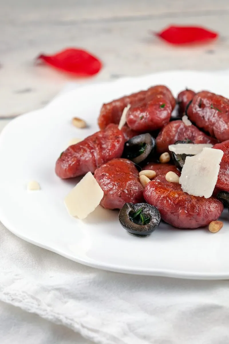 Red beet gnocchi