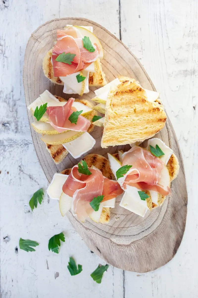 Brie and soft pear bites