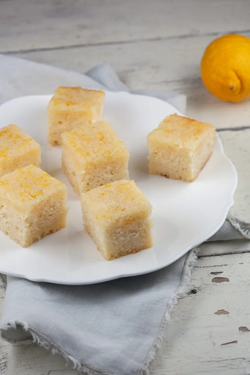 Lemon cake
