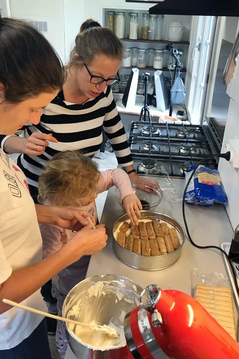 Making the tiramisu cheesecake