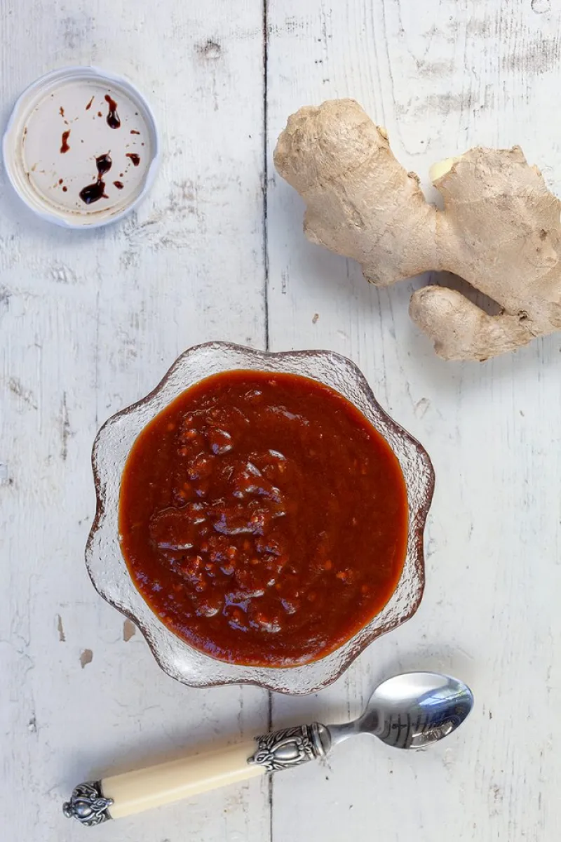 Tomato-tamarind chutney