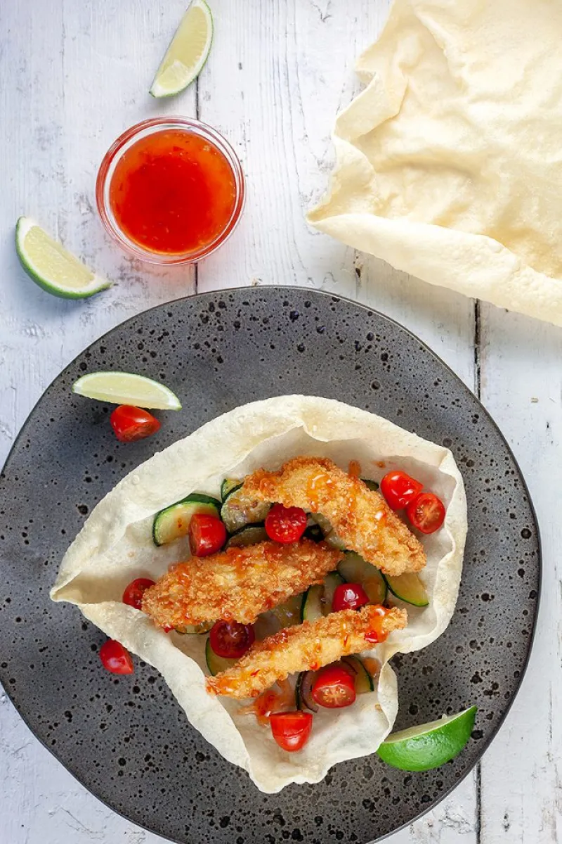 Crispy chicken and zucchini poppadoms