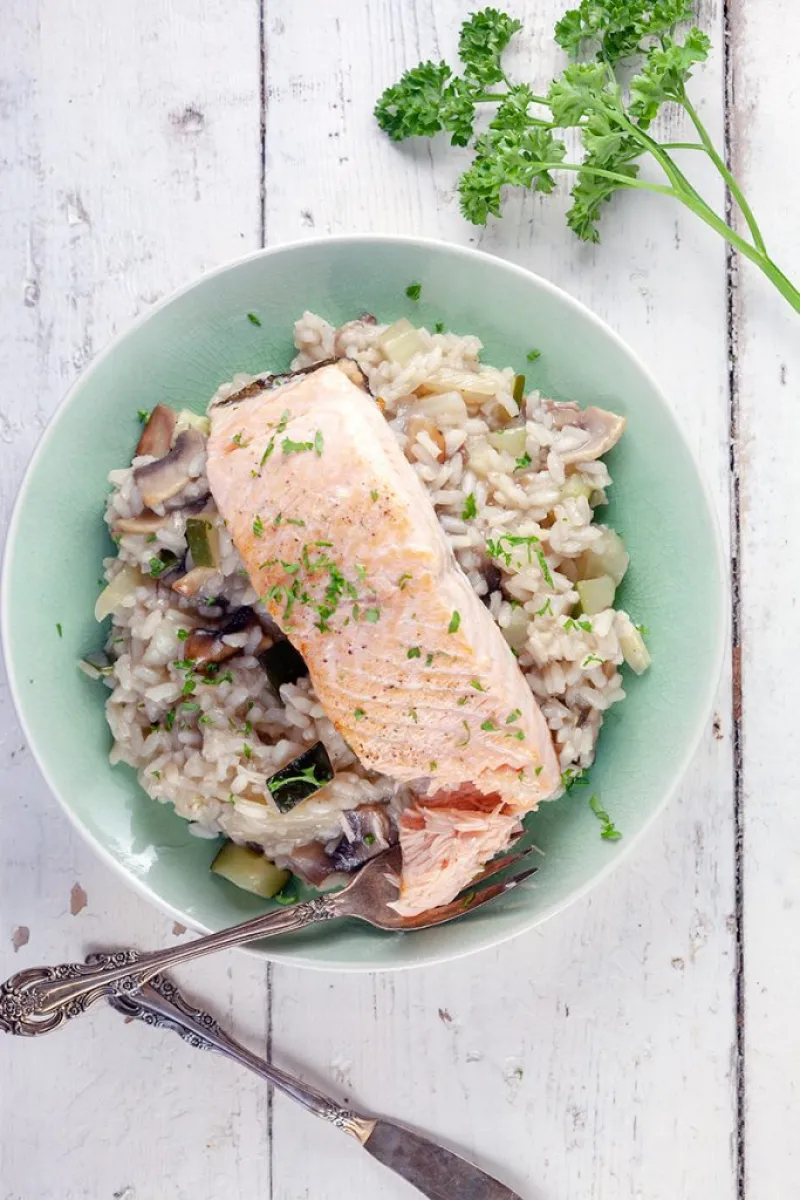 Fennel, zucchini and salmon risotto
