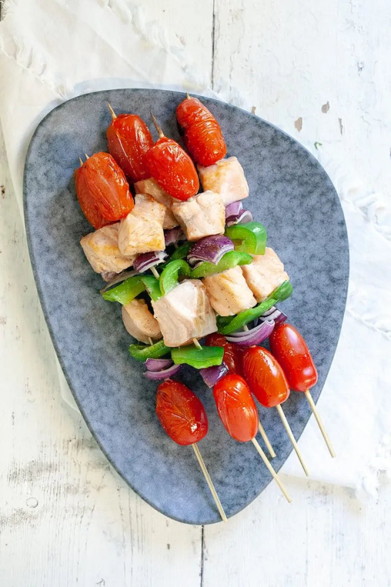Barbecued salmon kebabs