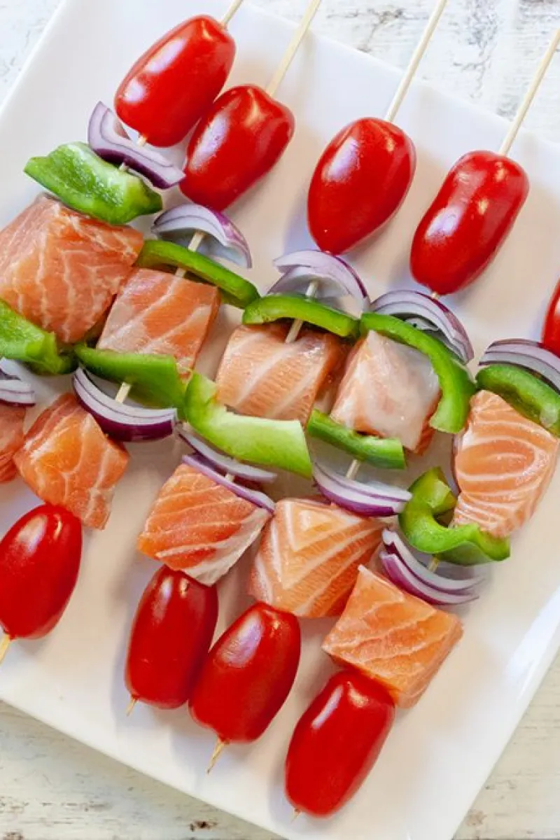 Barbecued salmon kebabs